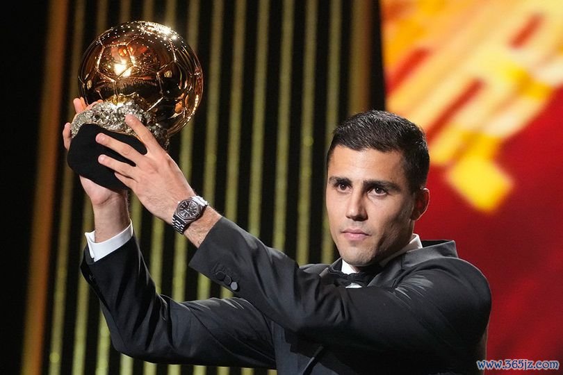 Jagoan Man City dan Timnas Spanyol, Rodri Rebut Trofi Ballon d'Or 2024